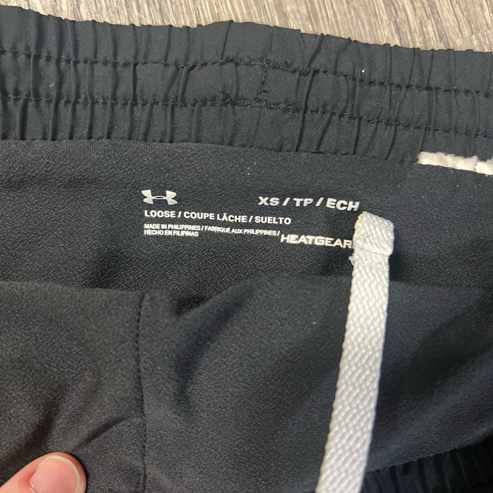 under armour xs women shorts loose drawstring workout black yellow Athletic - Picture 2 of 2